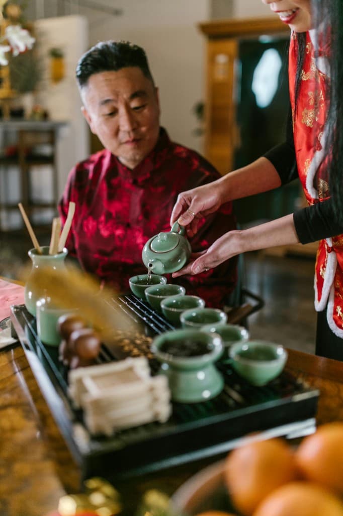 Serving tea on a gong fu tea tray